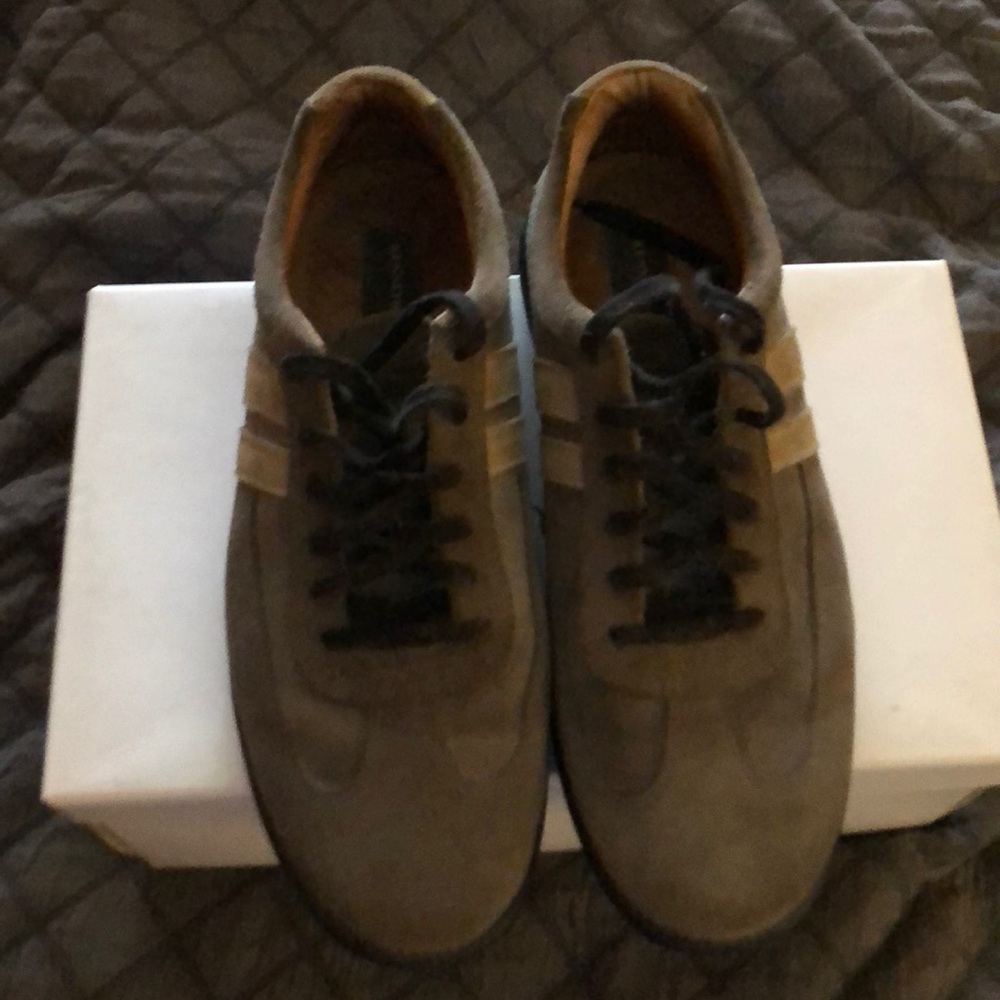 Kenneth Cole men’s suede lace up shoes